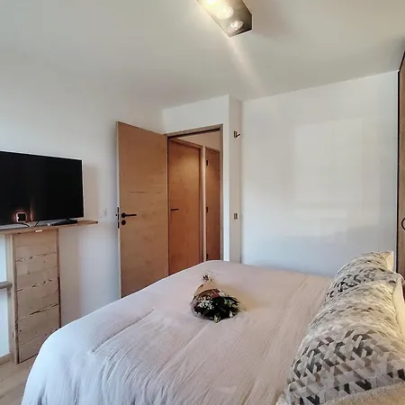 Homency - L'expression E11 Apartmán